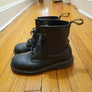 Doc Martens Size 7 Women's Boot